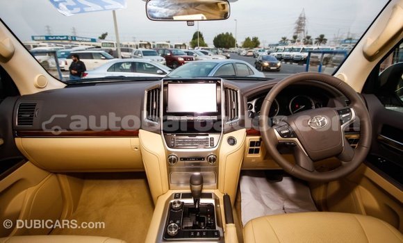 Buy Import Toyota Land Cruiser White Car in Import - Dubai in Barbados Buy Import Toyota Land Cruiser White Car in Import - Dubai in Barbados