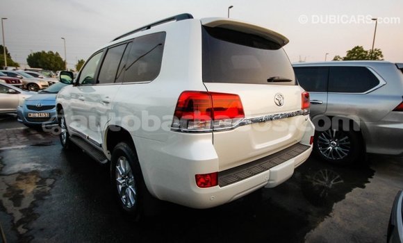 Buy Import Toyota Land Cruiser White Car in Import - Dubai in Barbados Buy Import Toyota Land Cruiser White Car in Import - Dubai in Barbados