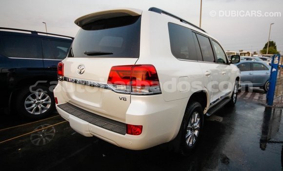 Buy Import Toyota Land Cruiser White Car in Import - Dubai in Barbados Buy Import Toyota Land Cruiser White Car in Import - Dubai in Barbados