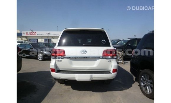 Buy Import Toyota Land Cruiser White Car in Import - Dubai in Barbados Buy Import Toyota Land Cruiser White Car in Import - Dubai in Barbados