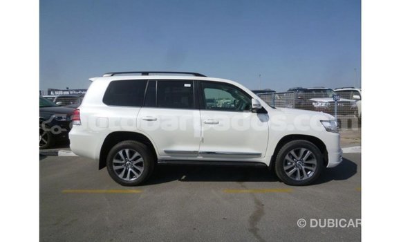 Buy Import Toyota Land Cruiser White Car in Import - Dubai in Barbados Buy Import Toyota Land Cruiser White Car in Import - Dubai in Barbados
