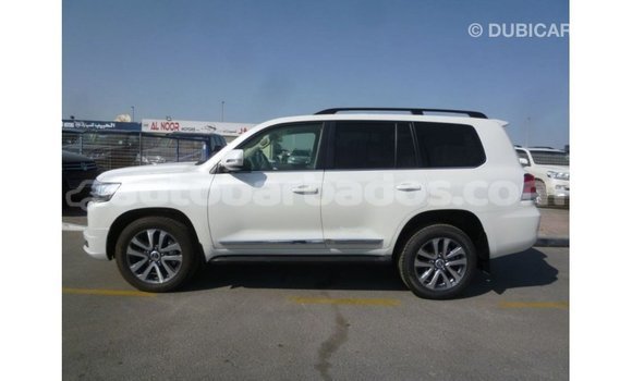 Buy Import Toyota Land Cruiser White Car in Import - Dubai in Barbados Buy Import Toyota Land Cruiser White Car in Import - Dubai in Barbados