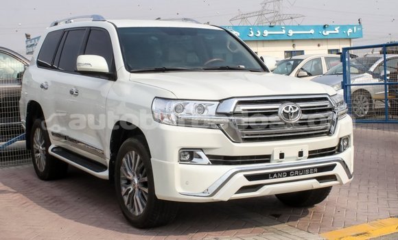 Buy Import Toyota Land Cruiser White Car in Import - Dubai in Barbados Buy Import Toyota Land Cruiser White Car in Import - Dubai in Barbados