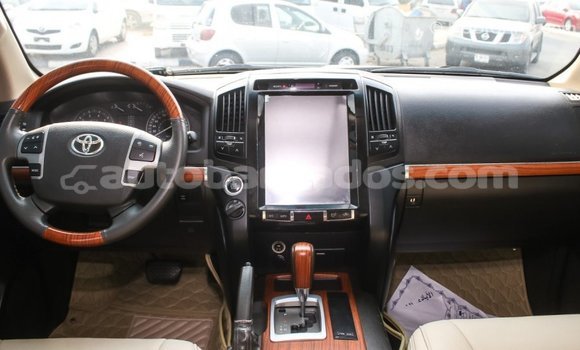 Buy Import Toyota Land Cruiser White Car in Import - Dubai in Barbados Buy Import Toyota Land Cruiser White Car in Import - Dubai in Barbados