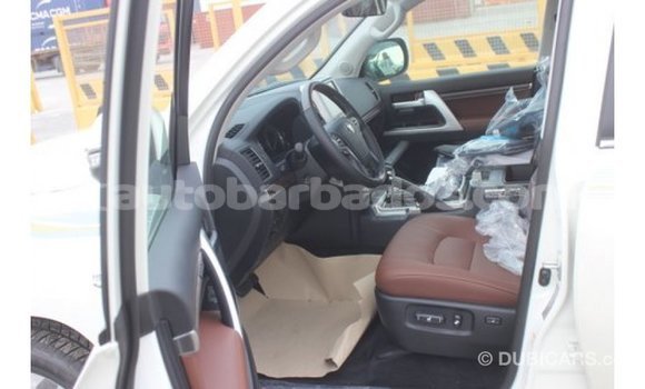 Buy Import Toyota Land Cruiser White Car in Import - Dubai in Barbados Buy Import Toyota Land Cruiser White Car in Import - Dubai in Barbados