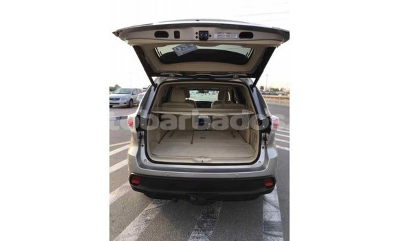 Buy Import Toyota Highlander Beige Car in Import - Dubai in Barbados Buy Import Toyota Highlander Beige Car in Import - Dubai in Barbados