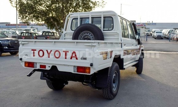 Buy Import Toyota Land Cruiser Beige Car in Import - Dubai in Barbados Buy Import Toyota Land Cruiser Beige Car in Import - Dubai in Barbados