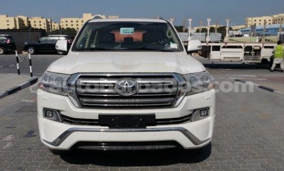 Buy Import Toyota Land Cruiser White Car in Import - Dubai in Barbados Buy Import Toyota Land Cruiser White Car in Import - Dubai in Barbados