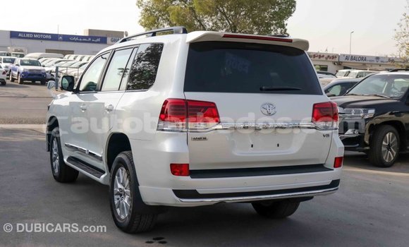 Buy Import Toyota Land Cruiser White Car in Import - Dubai in Barbados Buy Import Toyota Land Cruiser White Car in Import - Dubai in Barbados
