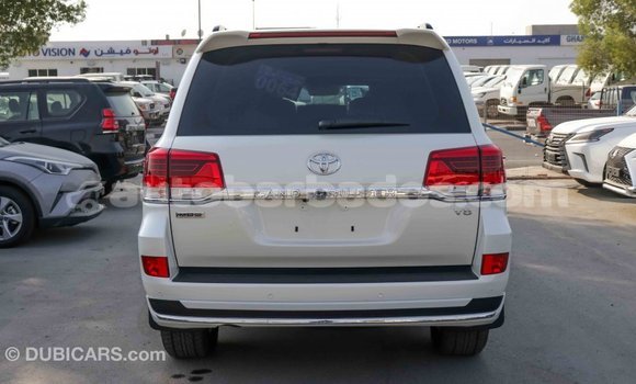 Buy Import Toyota Land Cruiser White Car in Import - Dubai in Barbados Buy Import Toyota Land Cruiser White Car in Import - Dubai in Barbados