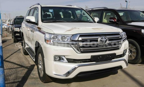 Buy Import Toyota Land Cruiser White Car in Import - Dubai in Barbados Buy Import Toyota Land Cruiser White Car in Import - Dubai in Barbados