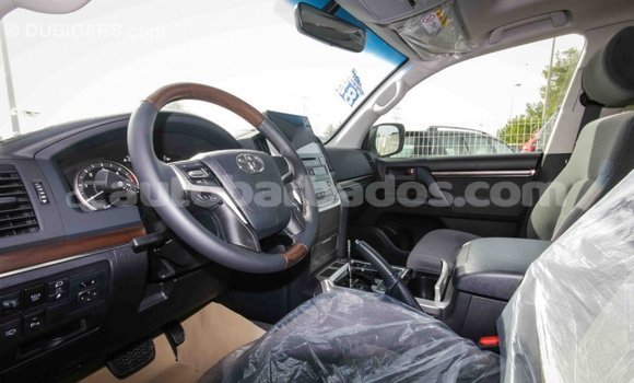 Buy Import Toyota Land Cruiser White Car in Import - Dubai in Barbados Buy Import Toyota Land Cruiser White Car in Import - Dubai in Barbados