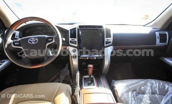 Buy Import Toyota Land Cruiser White Car in Import - Dubai in Barbados Buy Import Toyota Land Cruiser White Car in Import - Dubai in Barbados