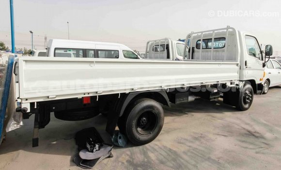 Buy Import Hyundai Accent White Car in Import - Dubai in Barbados Buy Import Hyundai Accent White Car in Import - Dubai in Barbados