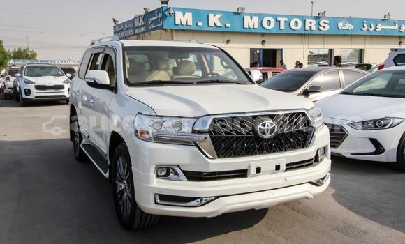 Buy Import Toyota Land Cruiser White Car in Import - Dubai in Barbados Buy Import Toyota Land Cruiser White Car in Import - Dubai in Barbados