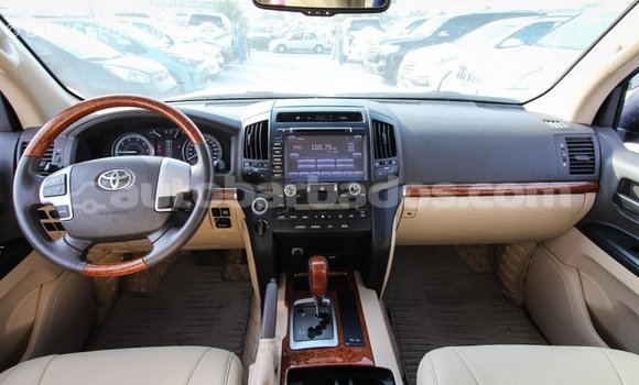 Buy Import Toyota Land Cruiser White Car in Import - Dubai in Barbados Buy Import Toyota Land Cruiser White Car in Import - Dubai in Barbados