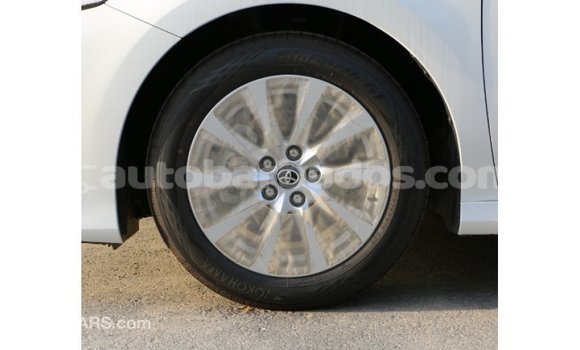 Buy Import Toyota Camry White Car in Import - Dubai in Barbados