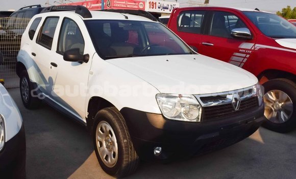 Buy Import Renault Duster White Car in Import - Dubai in Barbados