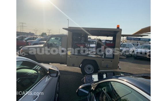 Buy Import Toyota Land Cruiser Beige Car in Import - Dubai in Barbados Buy Import Toyota Land Cruiser Beige Car in Import - Dubai in Barbados