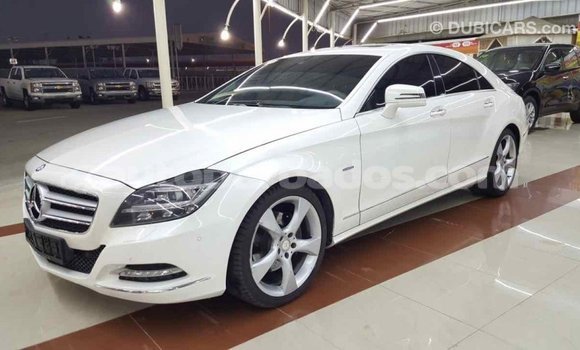 Buy Import Mercedes-Benz 190 (W201) White Car in Import - Dubai in Barbados Buy Import Mercedes-Benz 190 (W201) White Car in Import - Dubai in Barbados