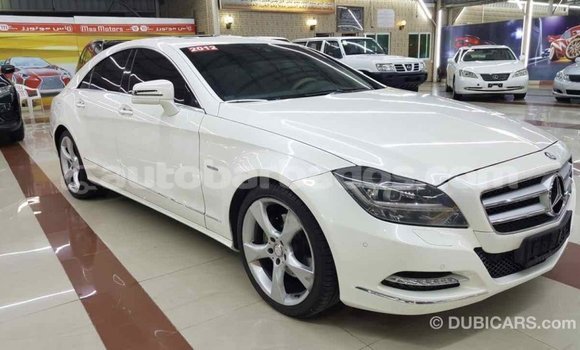 Buy Import Mercedes-Benz 190 (W201) White Car in Import - Dubai in Barbados Buy Import Mercedes-Benz 190 (W201) White Car in Import - Dubai in Barbados