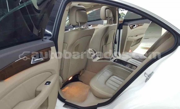 Buy Import Mercedes-Benz 190 (W201) White Car in Import - Dubai in Barbados