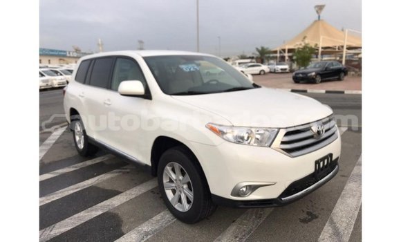 Buy Import Toyota Highlander White Car in Import - Dubai in Barbados Buy Import Toyota Highlander White Car in Import - Dubai in Barbados