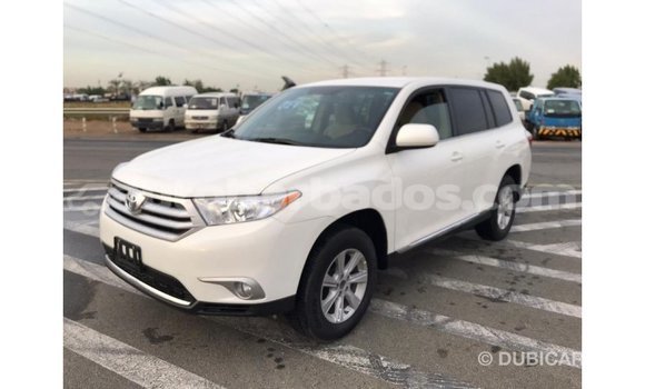 Buy Import Toyota Highlander White Car in Import - Dubai in Barbados Buy Import Toyota Highlander White Car in Import - Dubai in Barbados