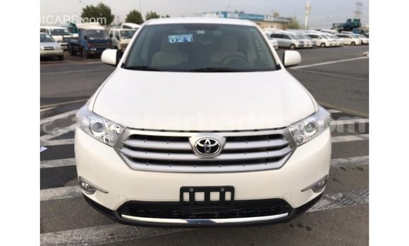 Buy Import Toyota Highlander White Car in Import - Dubai in Barbados Buy Import Toyota Highlander White Car in Import - Dubai in Barbados