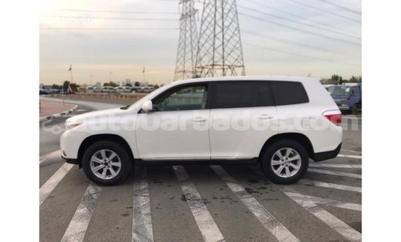 Buy Import Toyota Highlander White Car in Import - Dubai in Barbados Buy Import Toyota Highlander White Car in Import - Dubai in Barbados