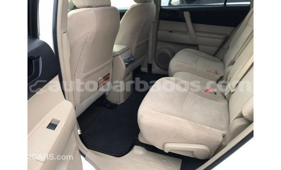 Buy Import Toyota Highlander White Car in Import - Dubai in Barbados Buy Import Toyota Highlander White Car in Import - Dubai in Barbados