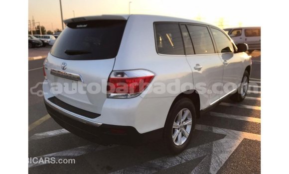 Buy Import Toyota Highlander White Car in Import - Dubai in Barbados Buy Import Toyota Highlander White Car in Import - Dubai in Barbados