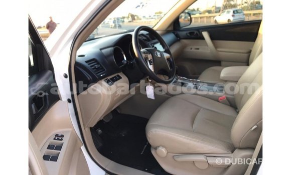 Buy Import Toyota Highlander White Car in Import - Dubai in Barbados Buy Import Toyota Highlander White Car in Import - Dubai in Barbados