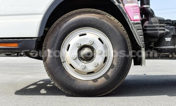 Buy Import Mitsubishi L400 White Truck in Import - Dubai in Barbados