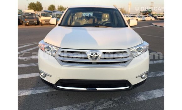 Buy Import Toyota Highlander White Car in Import - Dubai in Barbados Buy Import Toyota Highlander White Car in Import - Dubai in Barbados