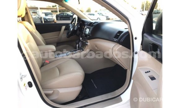 Buy Import Toyota Highlander White Car in Import - Dubai in Barbados Buy Import Toyota Highlander White Car in Import - Dubai in Barbados