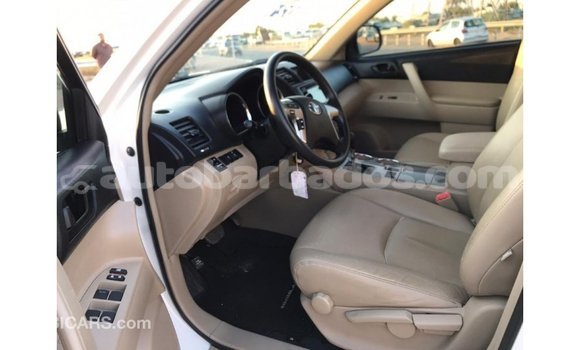 Buy Import Toyota Highlander White Car in Import - Dubai in Barbados Buy Import Toyota Highlander White Car in Import - Dubai in Barbados