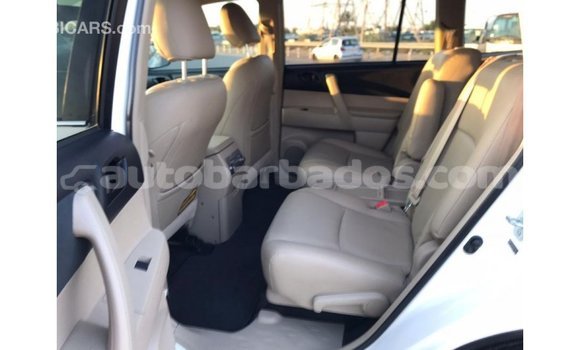 Buy Import Toyota Highlander White Car in Import - Dubai in Barbados Buy Import Toyota Highlander White Car in Import - Dubai in Barbados