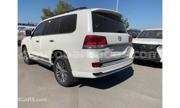 Buy Import Toyota Land Cruiser White Car in Import - Dubai in Barbados Buy Import Toyota Land Cruiser White Car in Import - Dubai in Barbados