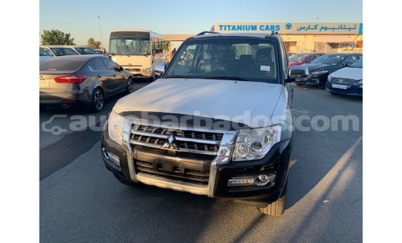 Buy Import Mitsubishi Pajero Black Car in Import - Dubai in Barbados Buy Import Mitsubishi Pajero Black Car in Import - Dubai in Barbados