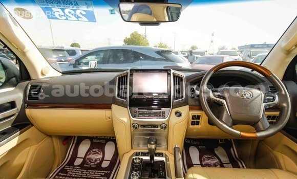 Buy Import Toyota Land Cruiser White Car in Import - Dubai in Barbados Buy Import Toyota Land Cruiser White Car in Import - Dubai in Barbados
