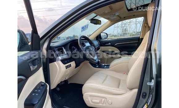 Buy Import Toyota Highlander Green Car in Import - Dubai in Barbados Buy Import Toyota Highlander Green Car in Import - Dubai in Barbados