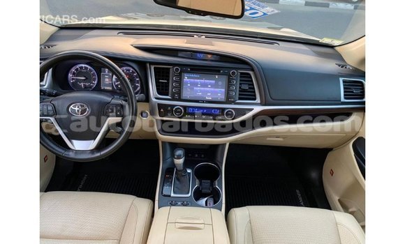 Buy Import Toyota Highlander Green Car in Import - Dubai in Barbados Buy Import Toyota Highlander Green Car in Import - Dubai in Barbados