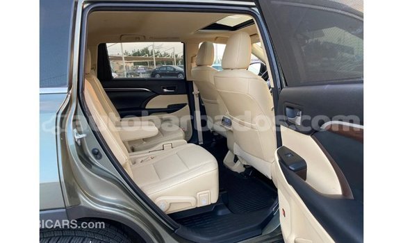 Buy Import Toyota Highlander Green Car in Import - Dubai in Barbados Buy Import Toyota Highlander Green Car in Import - Dubai in Barbados