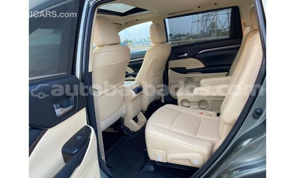 Buy Import Toyota Highlander Green Car in Import - Dubai in Barbados Buy Import Toyota Highlander Green Car in Import - Dubai in Barbados