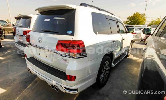 Buy Import Toyota Land Cruiser White Car in Import - Dubai in Barbados Buy Import Toyota Land Cruiser White Car in Import - Dubai in Barbados