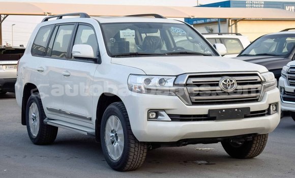 Buy Import Toyota Land Cruiser White Car in Import - Dubai in Barbados Buy Import Toyota Land Cruiser White Car in Import - Dubai in Barbados