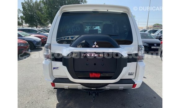 Buy Import Mitsubishi Pajero White Car in Import - Dubai in Barbados Buy Import Mitsubishi Pajero White Car in Import - Dubai in Barbados