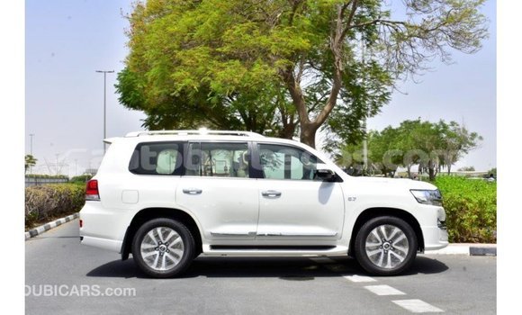 Buy Import Toyota Land Cruiser White Car in Import - Dubai in Barbados Buy Import Toyota Land Cruiser White Car in Import - Dubai in Barbados
