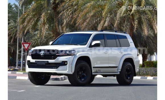 Buy Import Toyota Land Cruiser White Car in Import - Dubai in Barbados Buy Import Toyota Land Cruiser White Car in Import - Dubai in Barbados